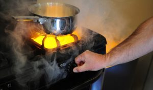 Read more about the article অগ্নিকাণ্ডের কারণ, প্রতিরোধ ও তাৎক্ষণিক করণীয় (Causes of Fire Prevention and Immediate Action)